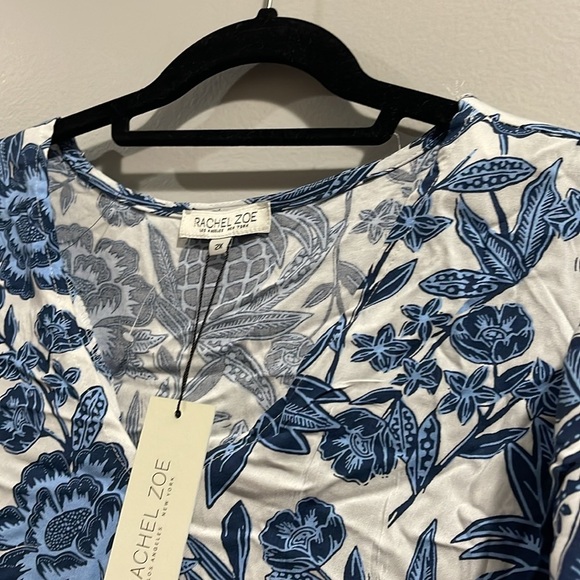 Rachel Zoe VNeck Ruffle Sleeve Blue Pineapple Floral Women's Top NWT 2X - Picture 9 of 10